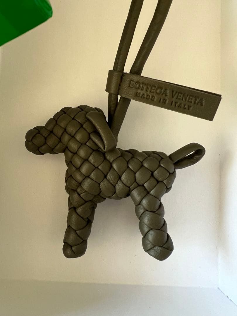 ボッテガヴェネタ Bottega Veneta ドッグチャーム カーキ