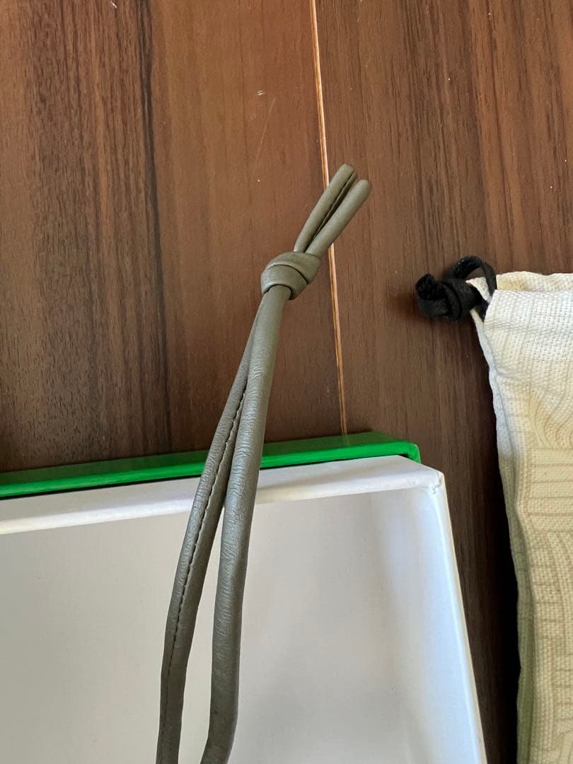 ボッテガヴェネタ Bottega Veneta ドッグチャーム カーキ