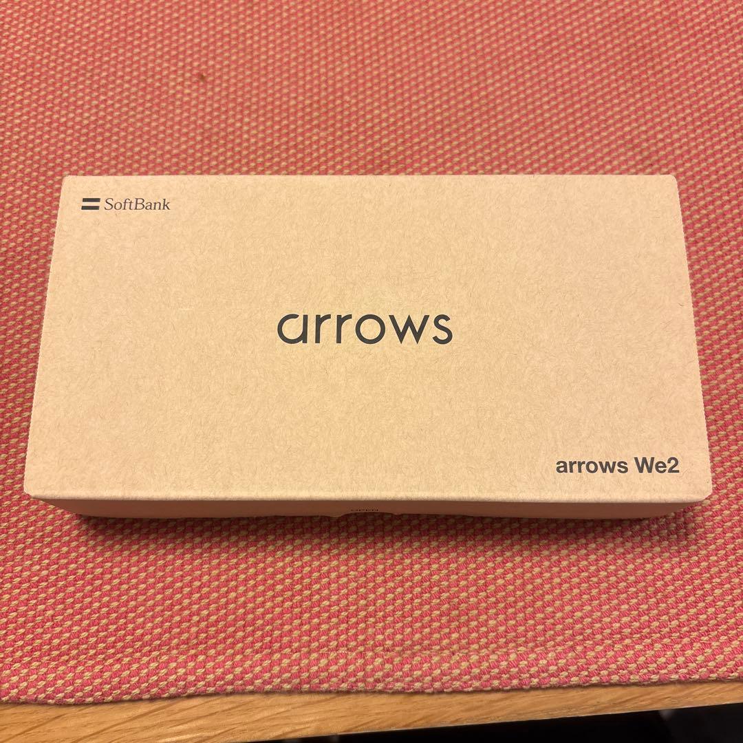機種名···arrows We2 カラー···ミストホワイト 容量···64GB