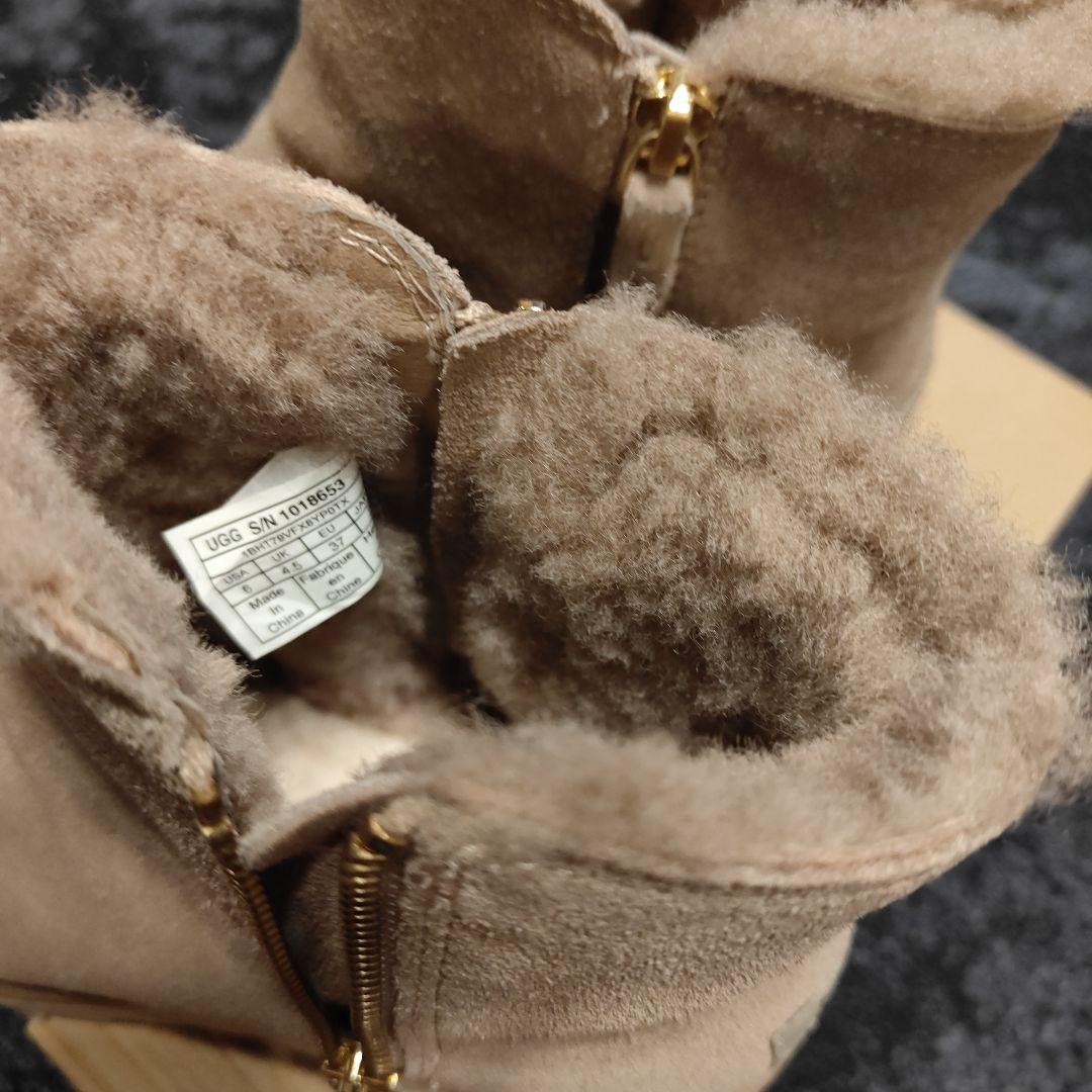 【美品】UGG ムートンブーツ ファスナー付き23cm レディース