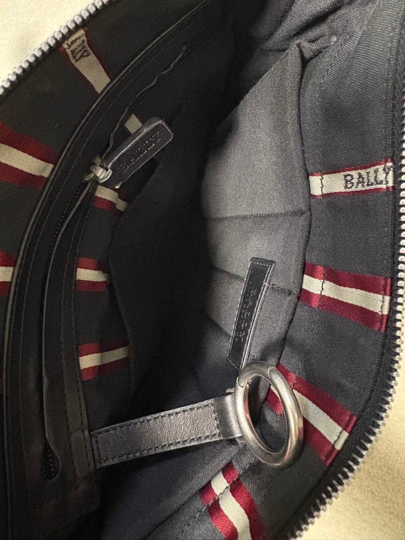 BALLYレザーショルダーバッグ