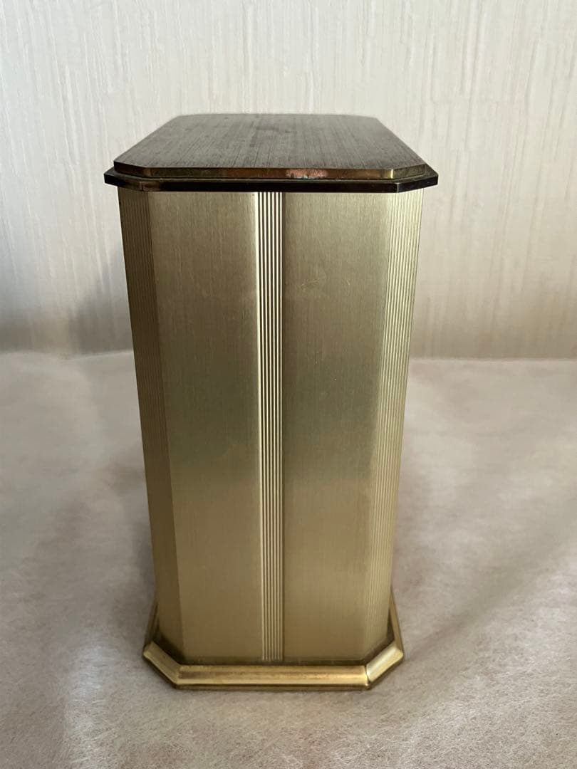 稼働★Tiffany & Co.製の八角形置時計、ローマ数字の文字盤 電池新品