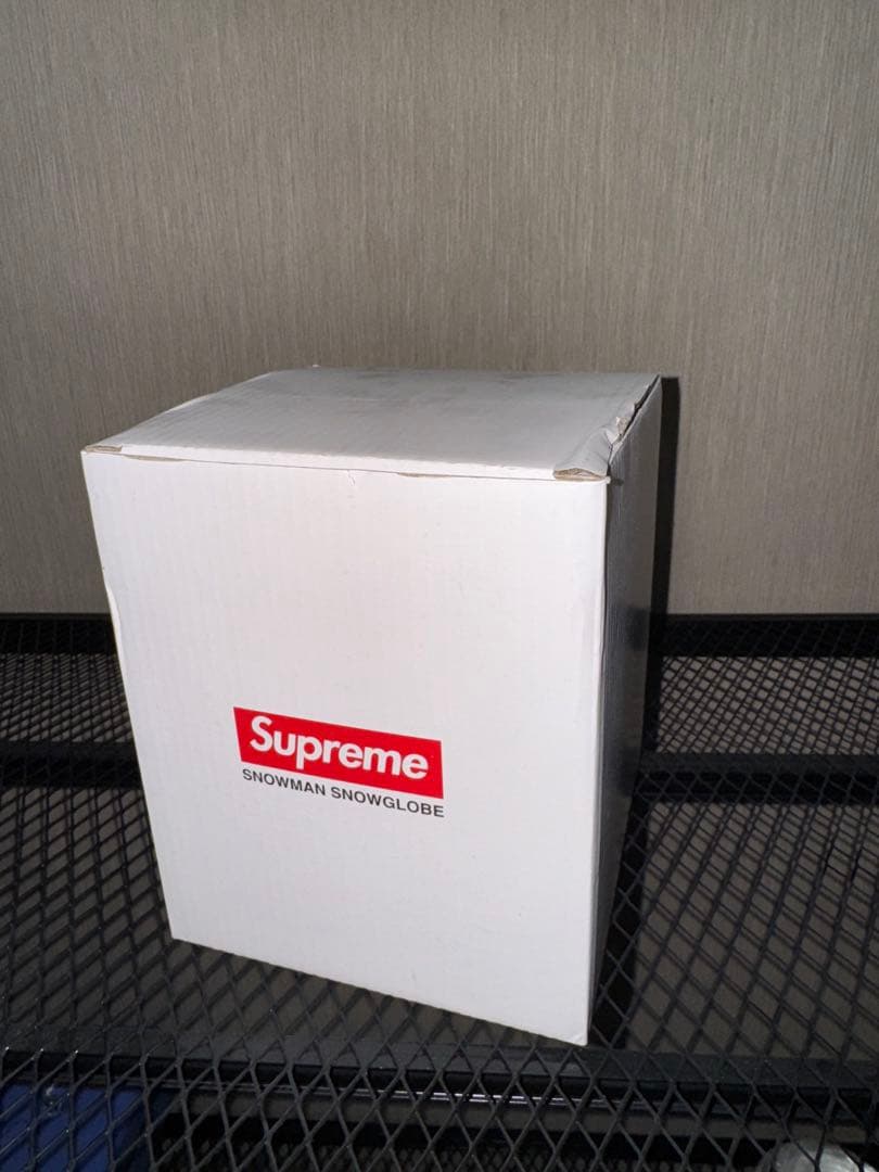Supreme シュプリーム スノーマン スノーグローブ スノードーム
