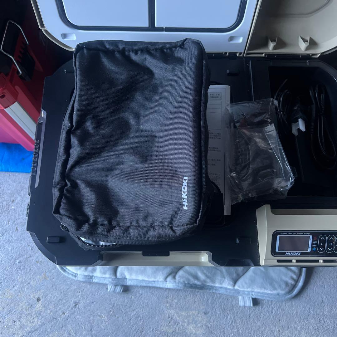 HiKOKI コードレス冷温庫　１８Ｖバッテリー２個付き