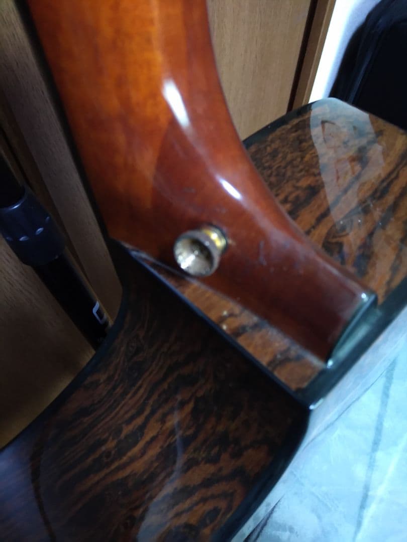 Rosso R-33　エレアコ仕様　希少材ボコーデ使用のモデル