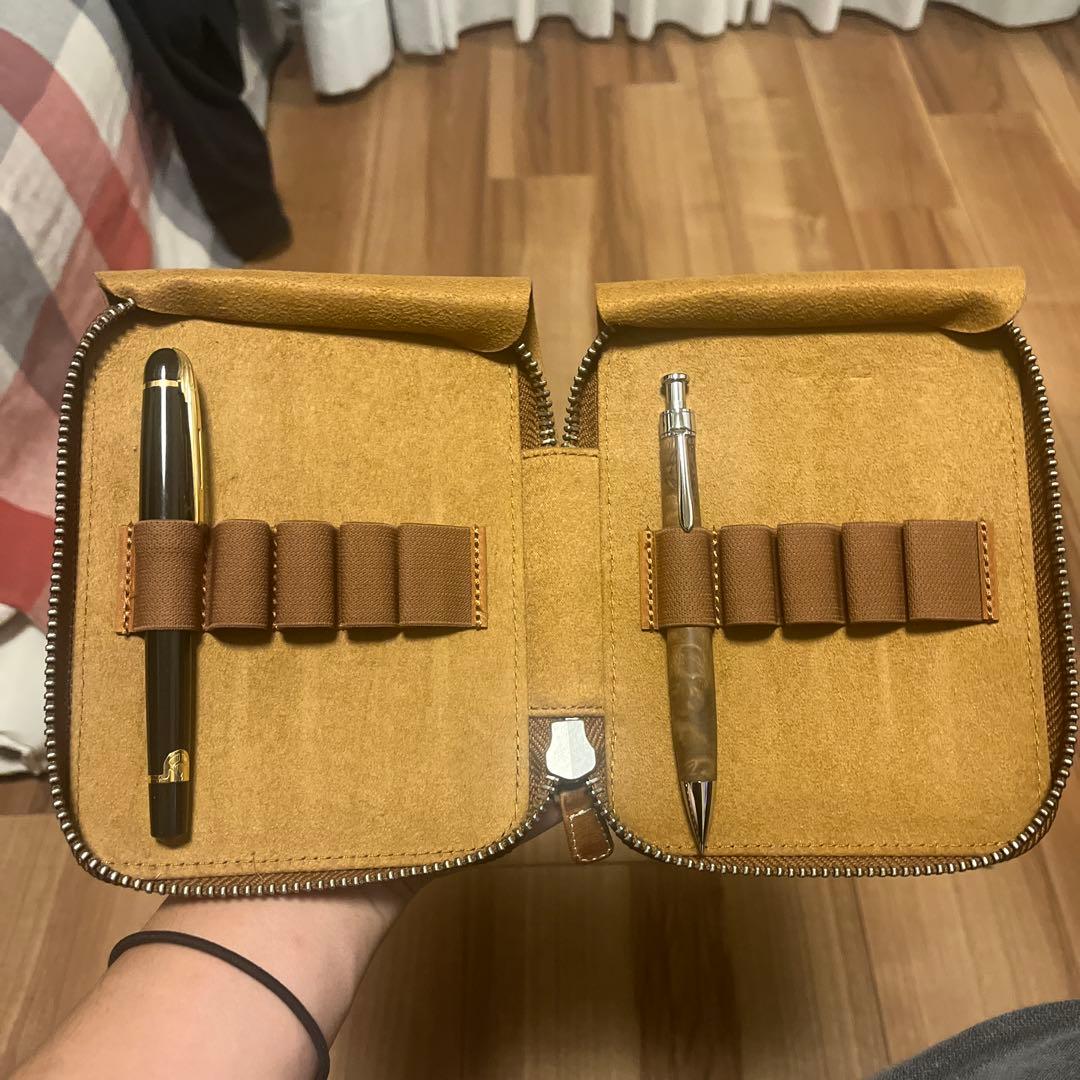 レザー製ジッパー式ペンケース