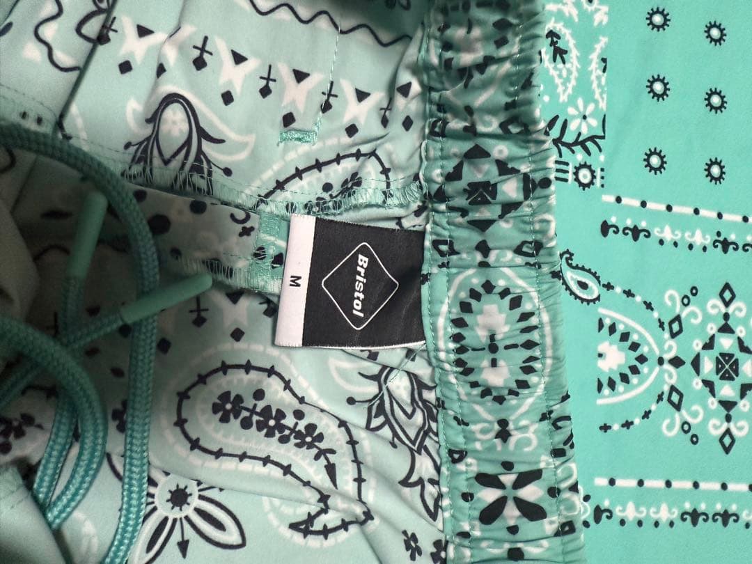 F.C.Real Bristol ペイズリー柄 セットアップ