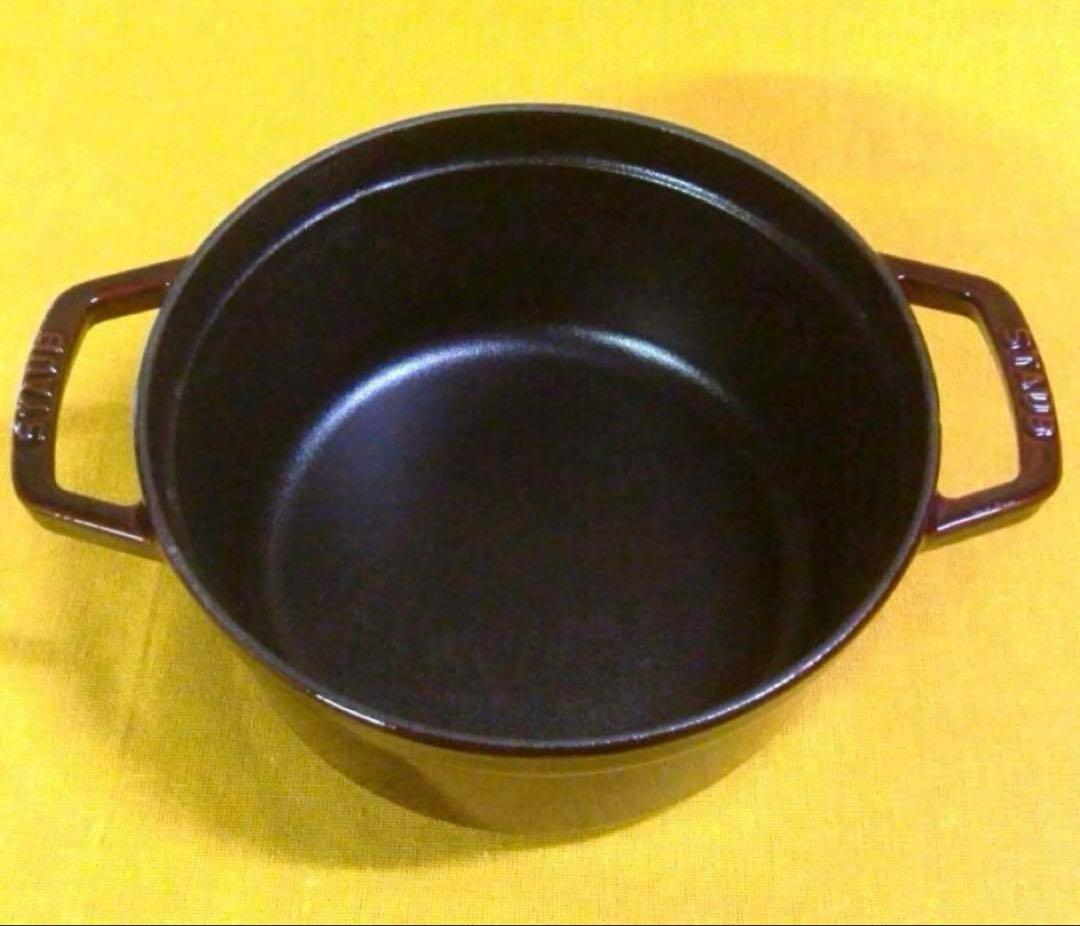 早い者勝ち‼️ストウブが美しすぎて‼️ピコココット22cm 両手鍋 ホーロー鍋 鉄鍋