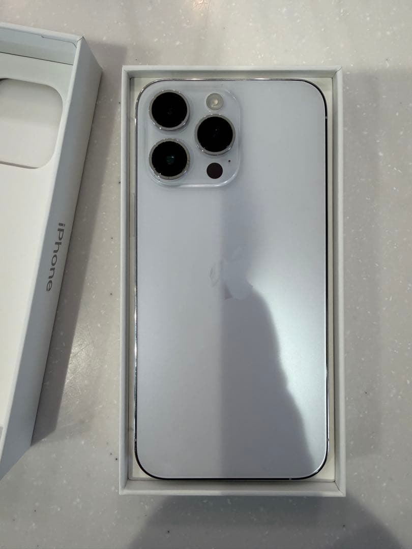 Apple iPhone 14 Pro Maxシルバー 本体