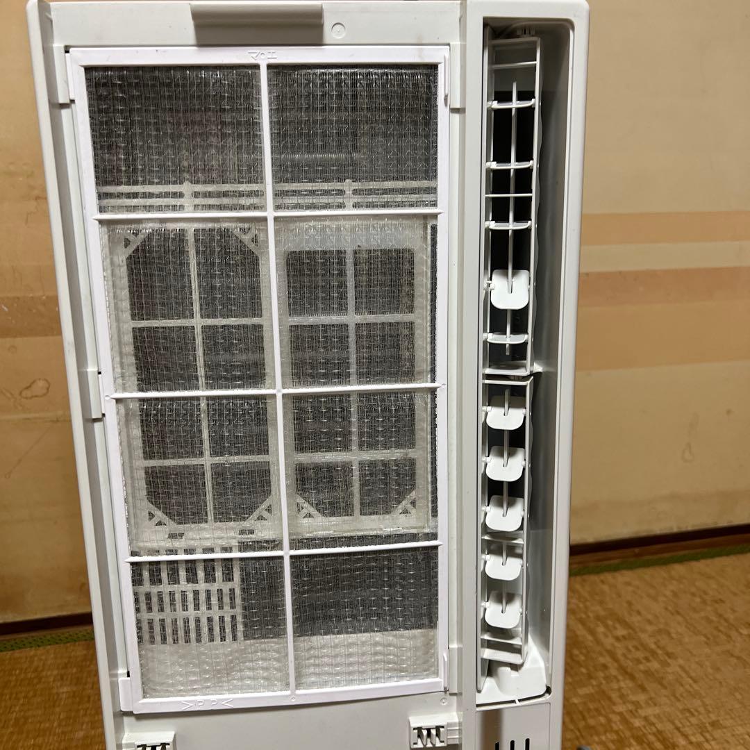 ION 窓用エアコン CORONA タワー型 ホワイト　2022年製.