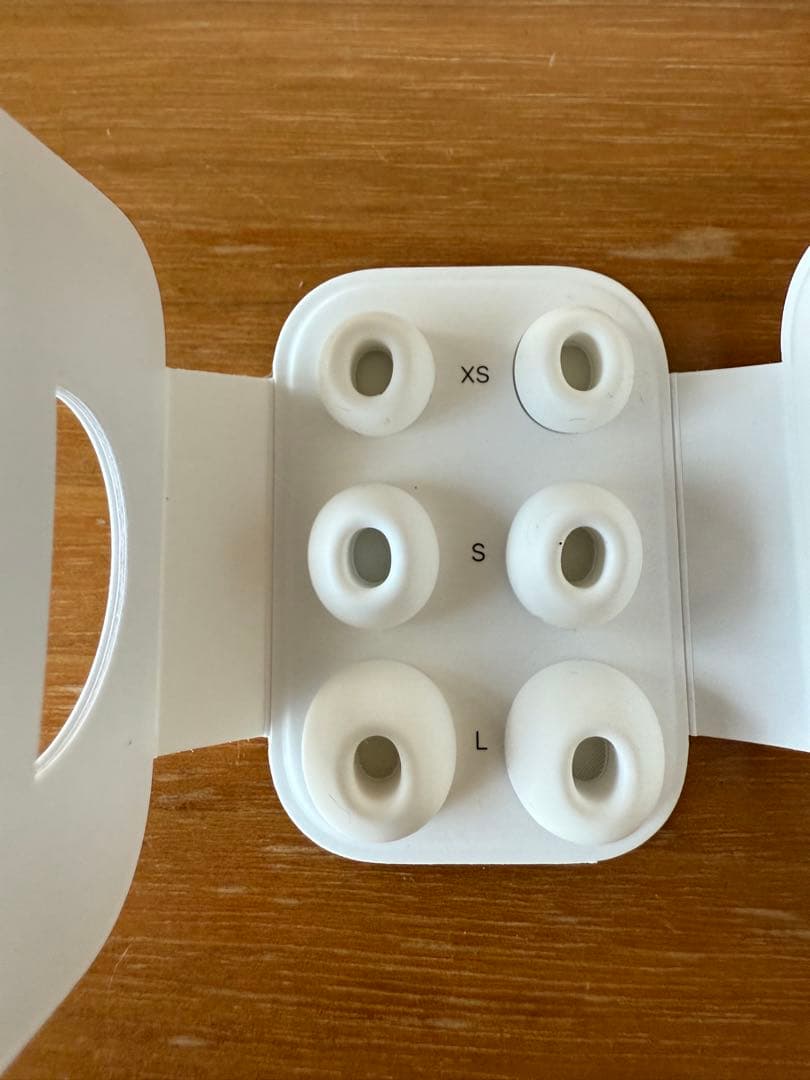 【美品】AirPods Pro 2 付属品完備　6月新品に交換済み