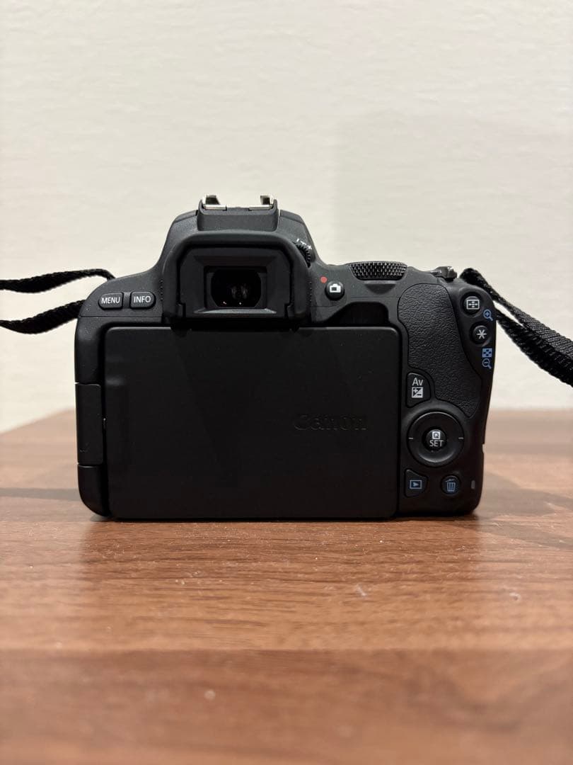 極美品 Canon EOS Kiss X9 ダブルズームキット 箱付属品あり