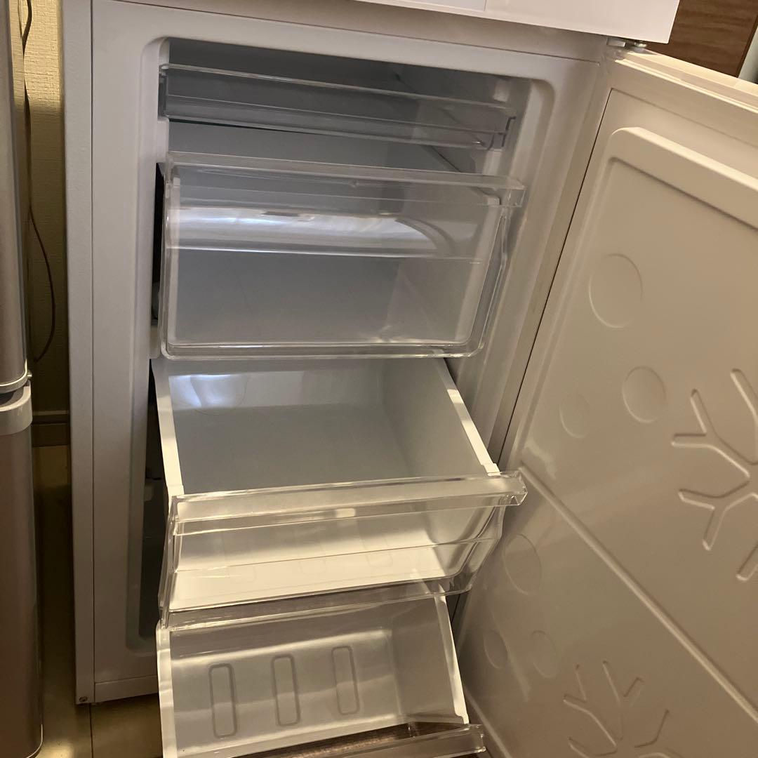 冷凍庫　64L タッチパネルあり　ホワイト