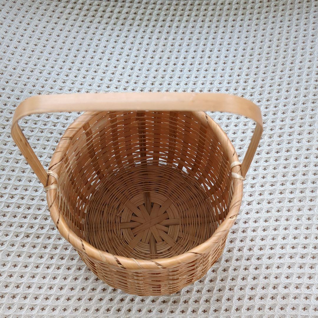 籐かご（竹みたいな細工）サイズ（15cm15cm）