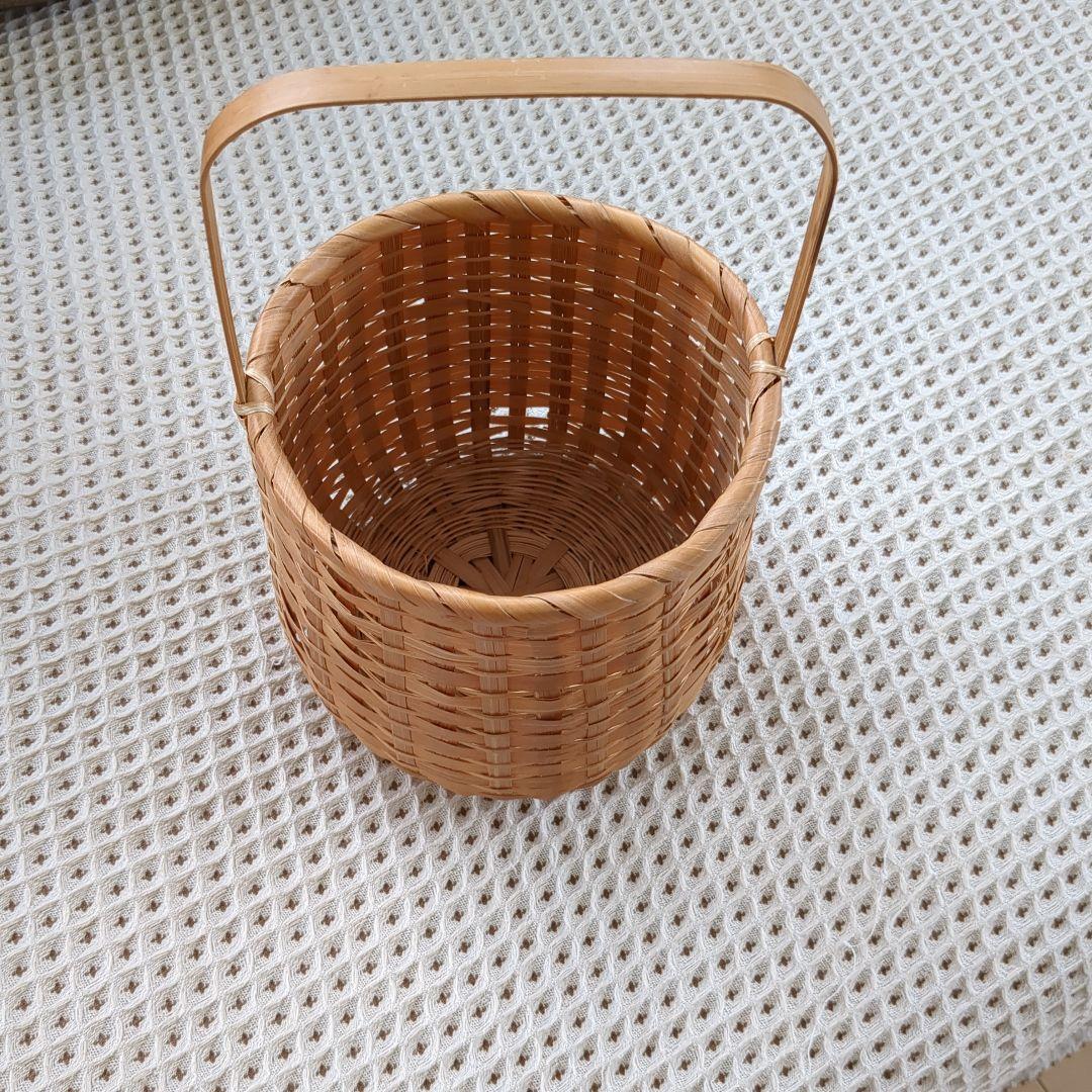 籐かご（竹みたいな細工）サイズ（15cm15cm）
