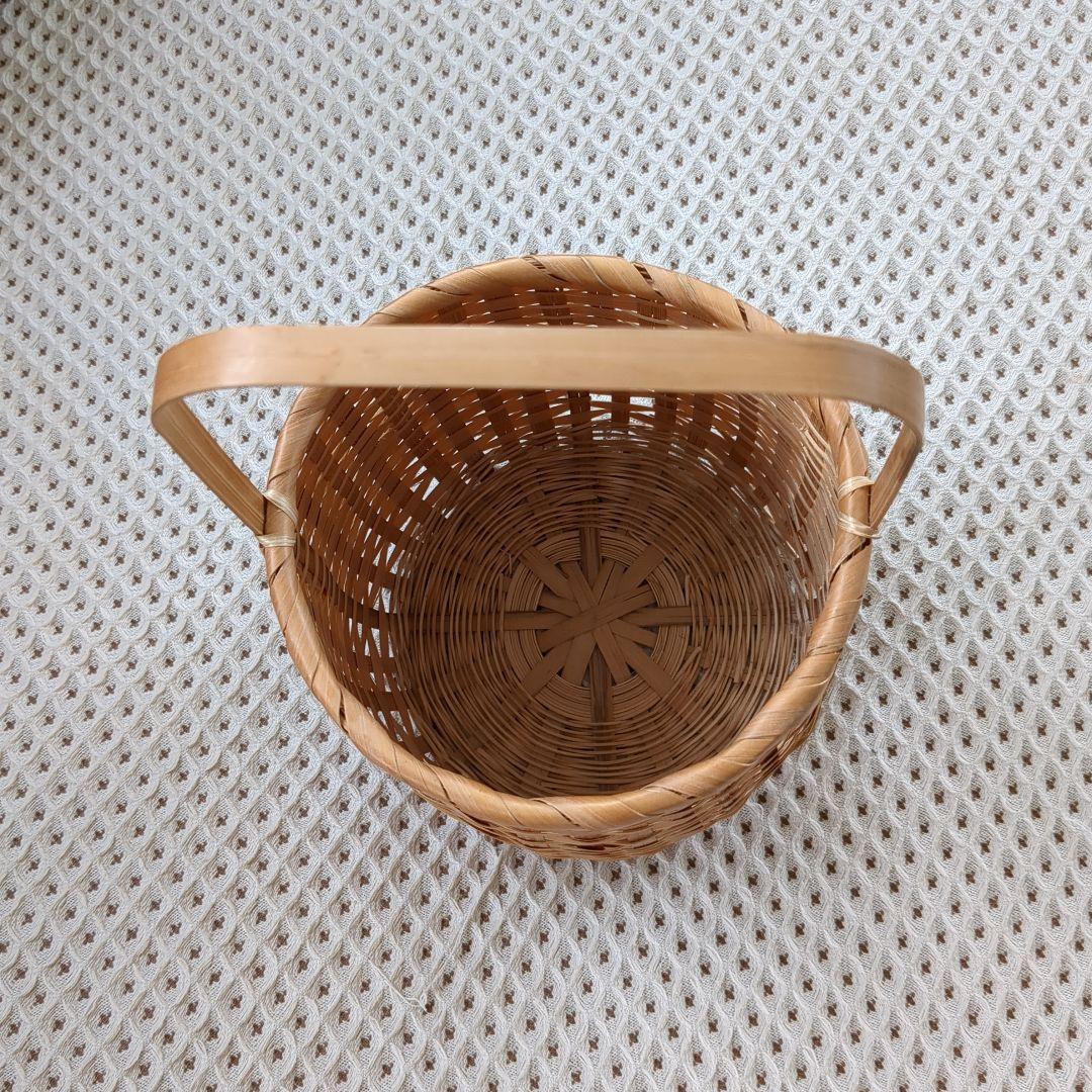 籐かご（竹みたいな細工）サイズ（15cm15cm）