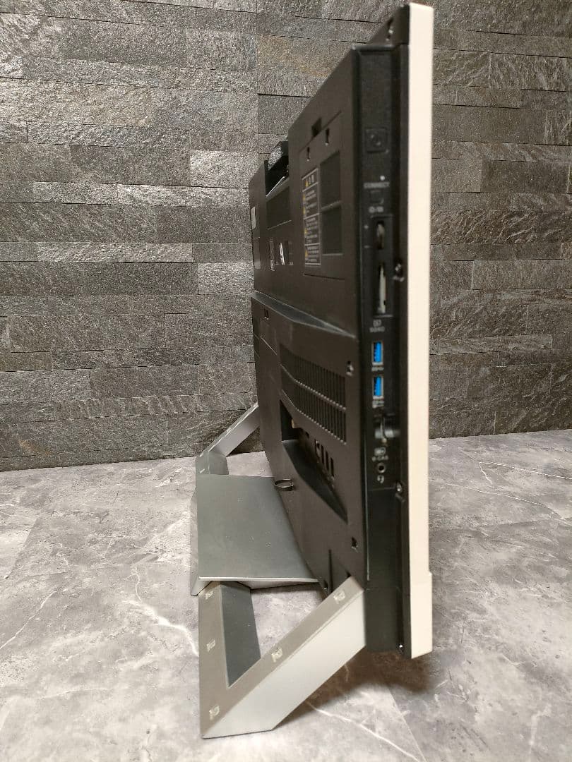 美品 NEC corei7 メモリ16GB 新品SSD480GB office