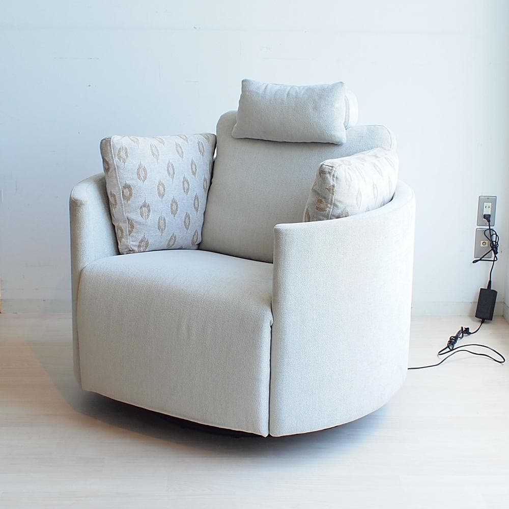 Fama 電動リクライニング付き ロッキングチェア