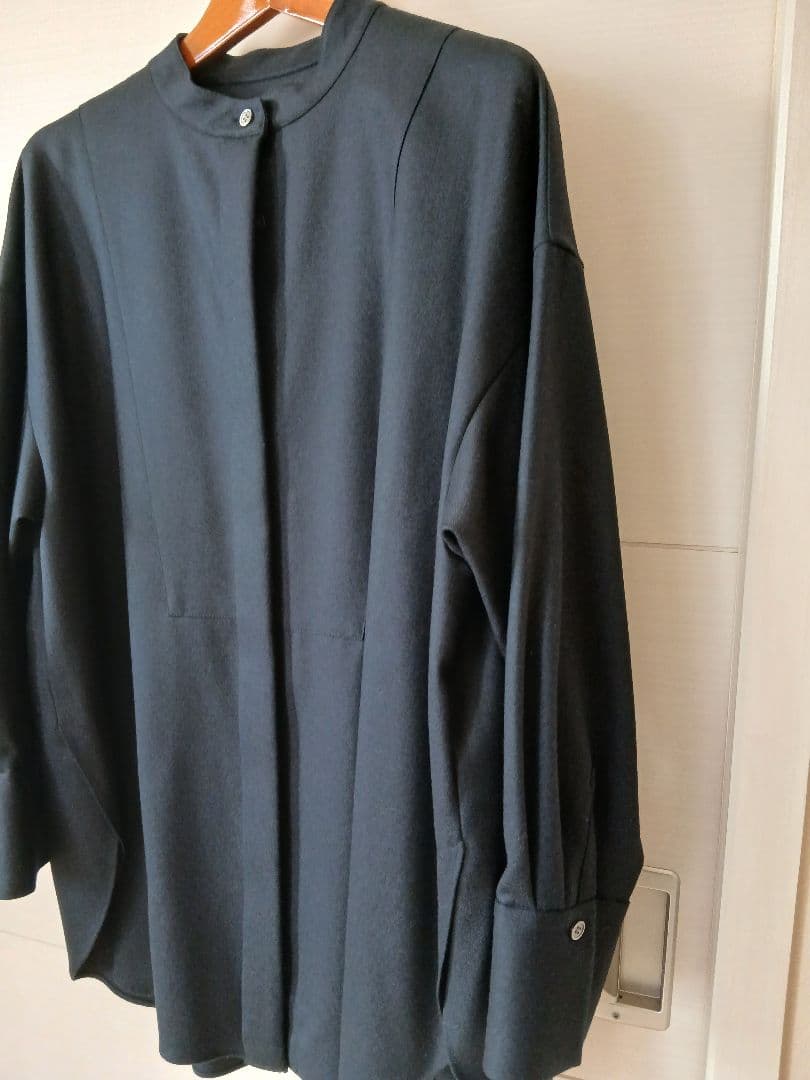 新品未使用　LEQUIPE (レキップ)　ウール黒スタンドカラーシャツ 長袖