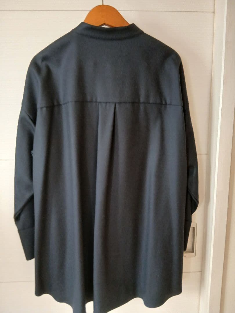 新品未使用　LEQUIPE (レキップ)　ウール黒スタンドカラーシャツ 長袖