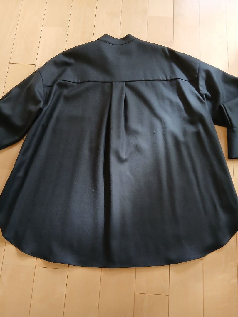 新品未使用　LEQUIPE (レキップ)　ウール黒スタンドカラーシャツ 長袖