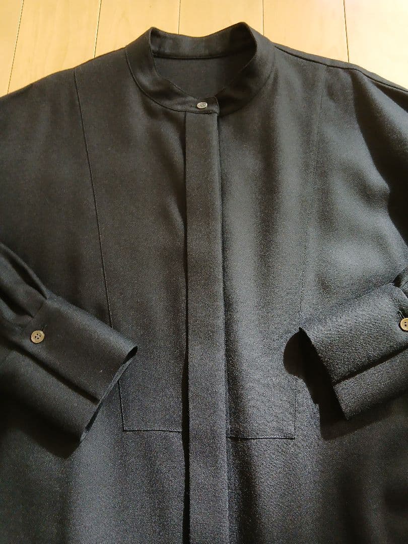 新品未使用　LEQUIPE (レキップ)　ウール黒スタンドカラーシャツ 長袖