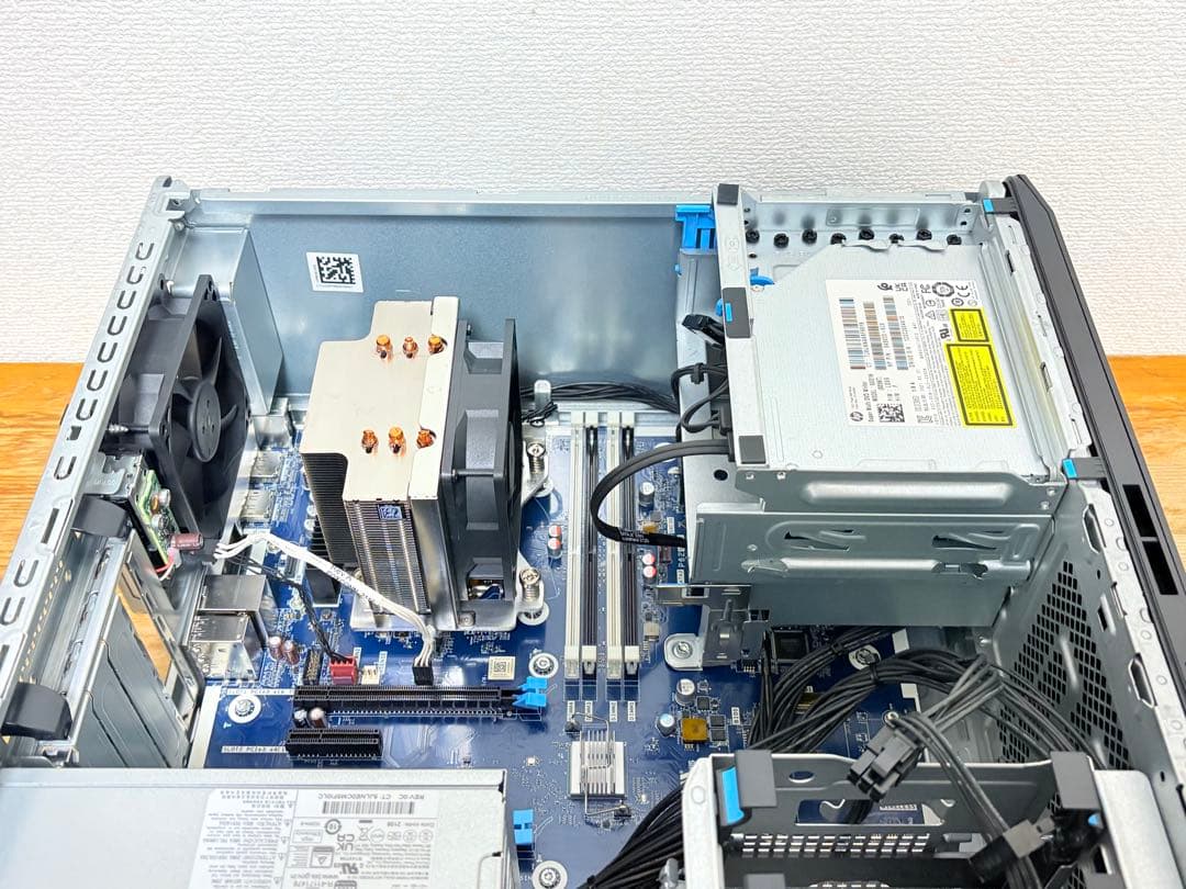 ベアボーン状態のHP Z2 Tower G5 （Xeon W-1250P付き）