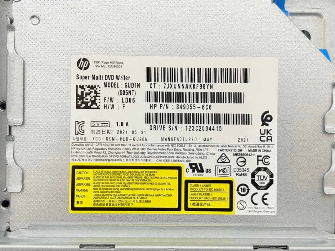 ベアボーン状態のHP Z2 Tower G5 （Xeon W-1250P付き）