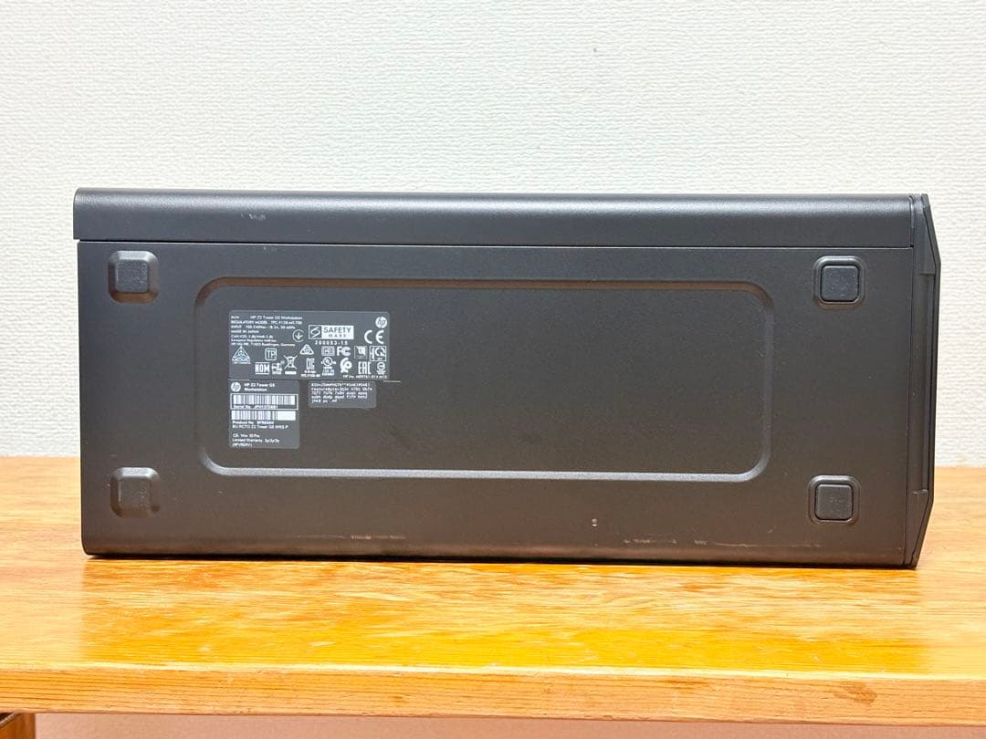 ベアボーン状態のHP Z2 Tower G5 （Xeon W-1250P付き）