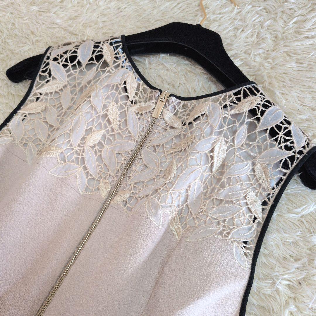 イタリア製★Blumarine　ノースリーブワンピース　リーフ刺繍　ひざ丈