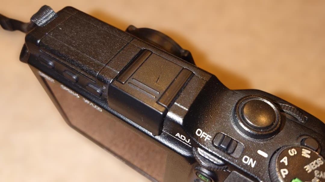 （am※ssk様限定） RICOH GXR P10 KIT本体【おまけ付】