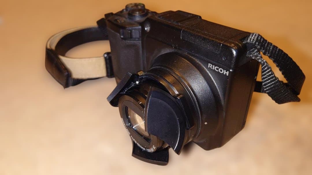 （am※ssk様限定） RICOH GXR P10 KIT本体【おまけ付】