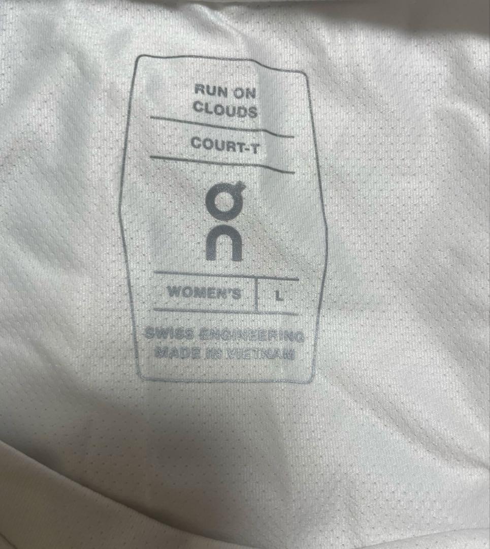 On Court-T テニス 半袖Tシャツ レディース　Lサイズ