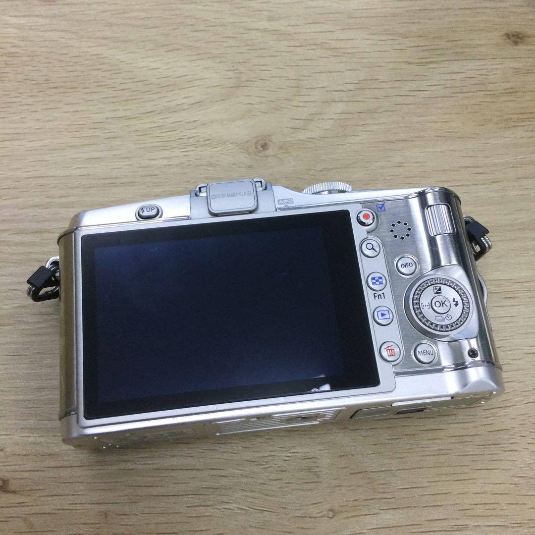 133/OLYMPUS PEN E–P3 シルバー