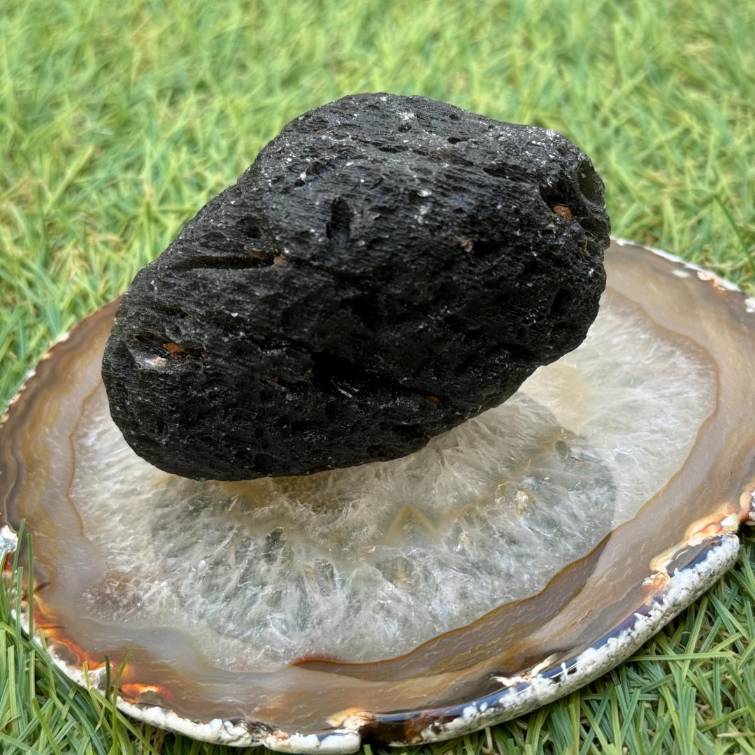 モルダバイト　チンターマニの仲間　◇アグニマニタイト◇大きい原石　221.1g