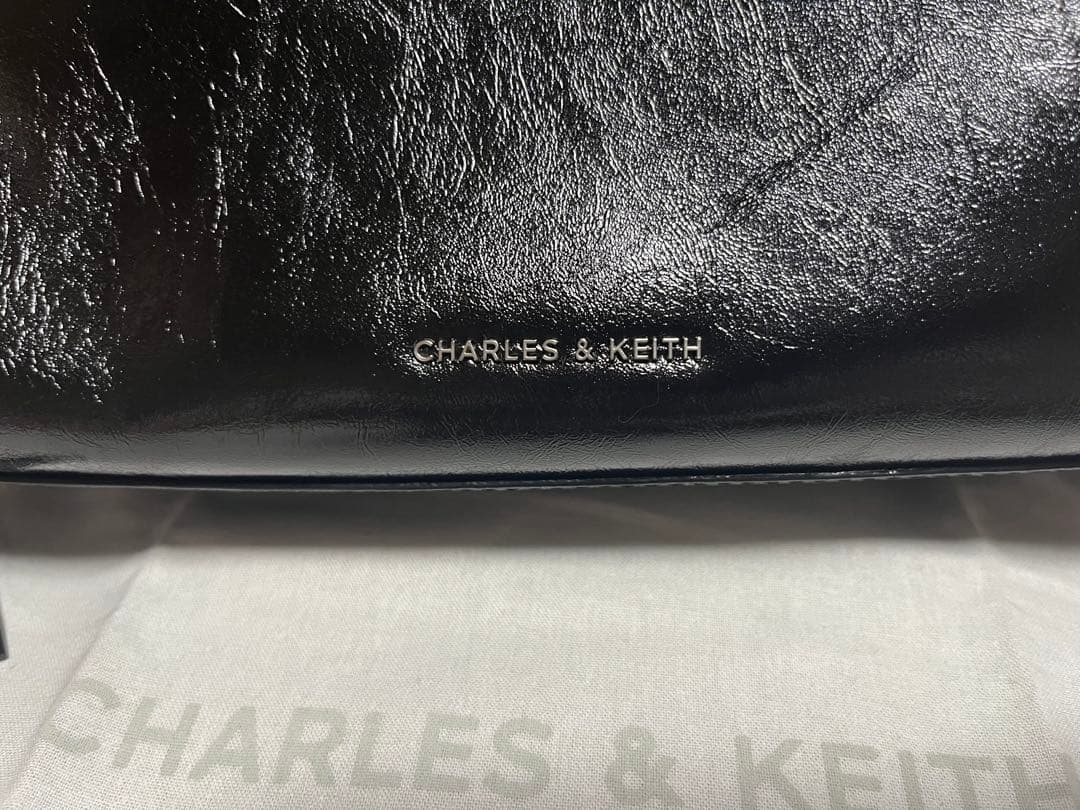 チャールズアンドキース　ザイリア ホーボーバッグ