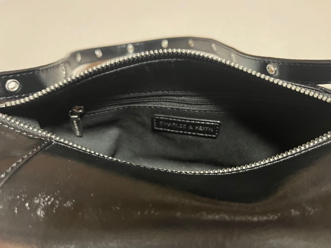 チャールズアンドキース　ザイリア ホーボーバッグ