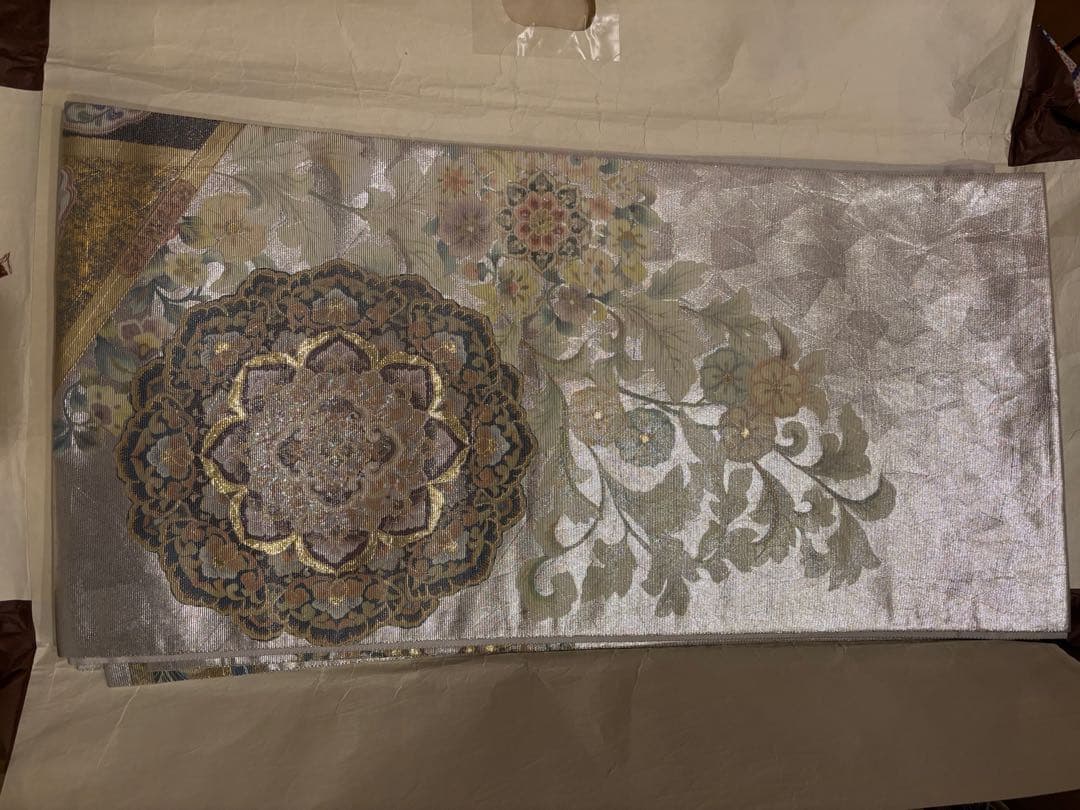 Jenna 多色刺繍 帯 黒地 花模様