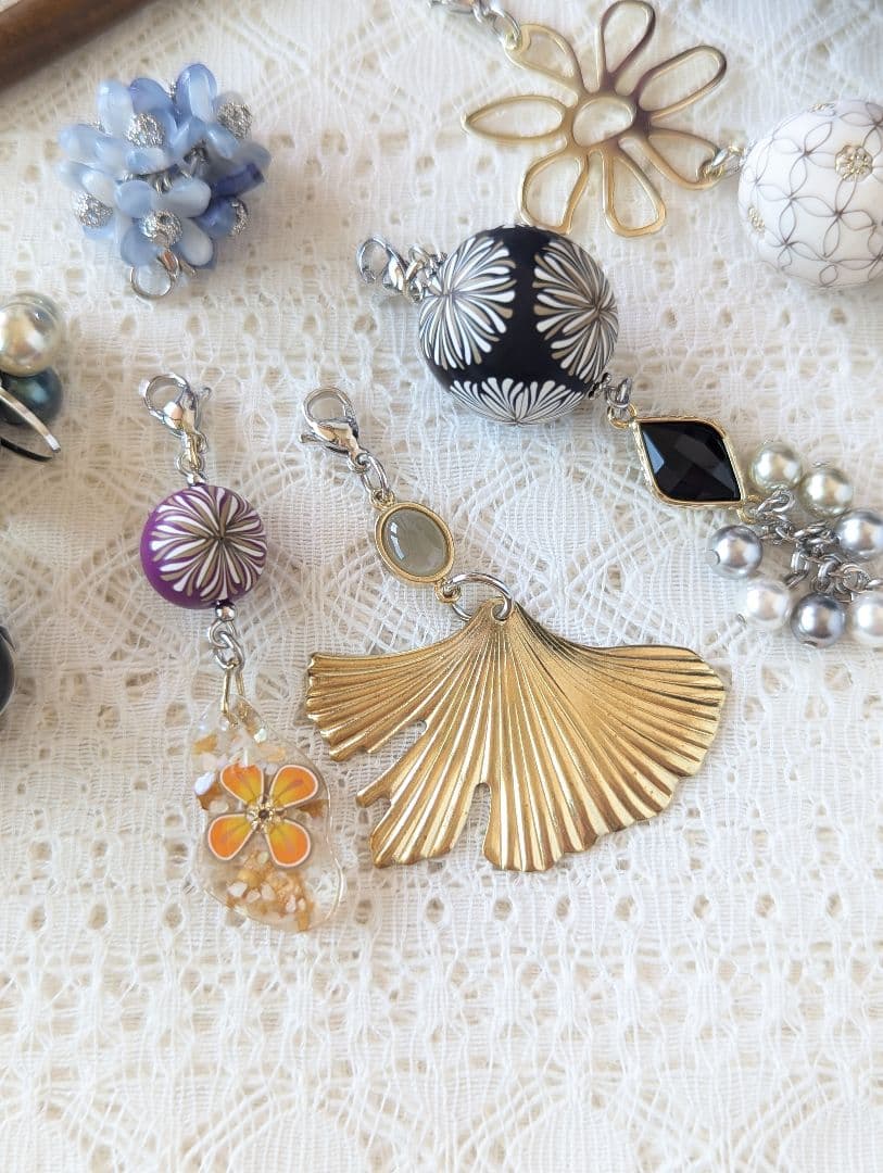 みなちんさま専用　サンダルウッド猫のかんざし〈取り替えチャーム8種〉