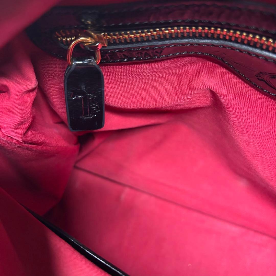 トッズ ショルダーバッグ トートバッグ 肩掛け ゴールド金具 レザー ブラック