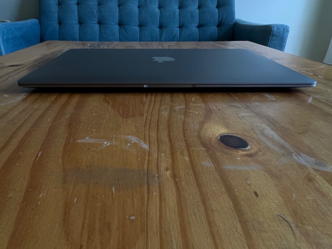 MacBook Air 2020 M1スペースグレー