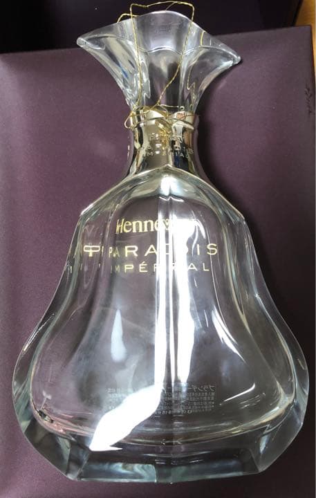 ヘネシー パラディ アンペリアル 700ml 空瓶、箱付き