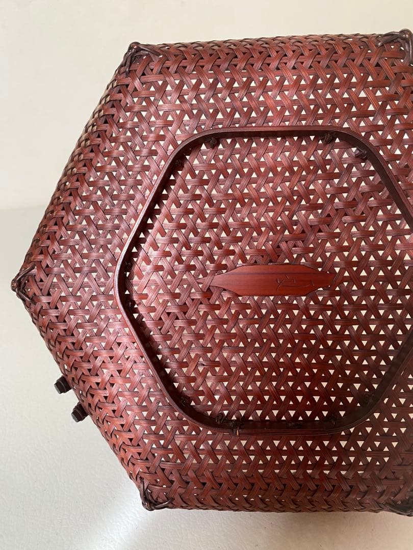 京都　祇園　西河　手付き竹籠