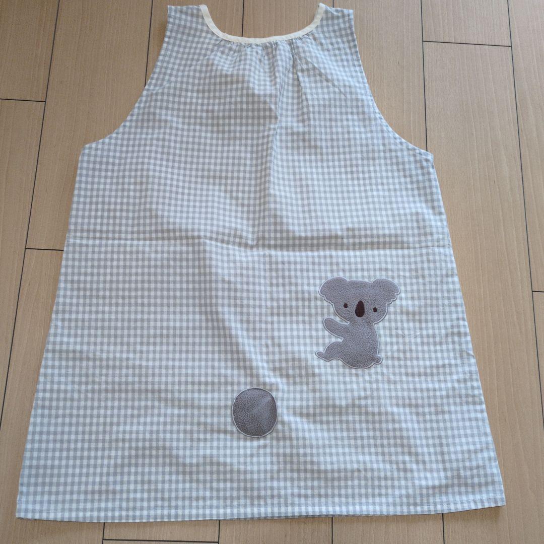 保育エプロン　ドーナツ柄エプロン チョコレートドーナツ刺繍付き