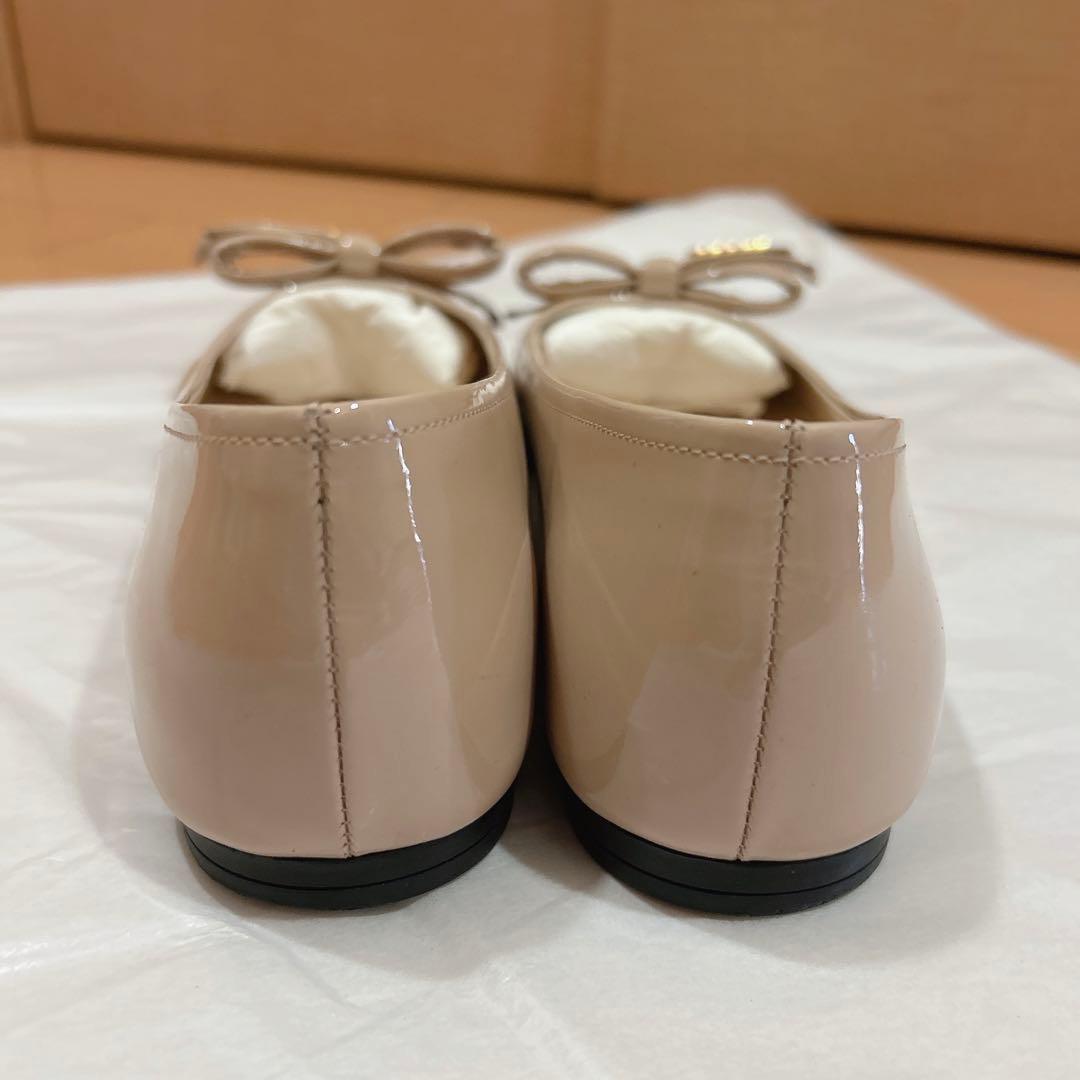 PRADA リボン付き ベージュ バレエシューズ