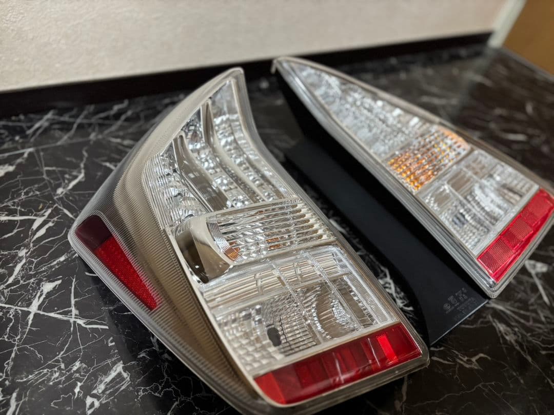 【即納】30プリウス　前期LEDエディション　US仕様　加工ヘッドライト