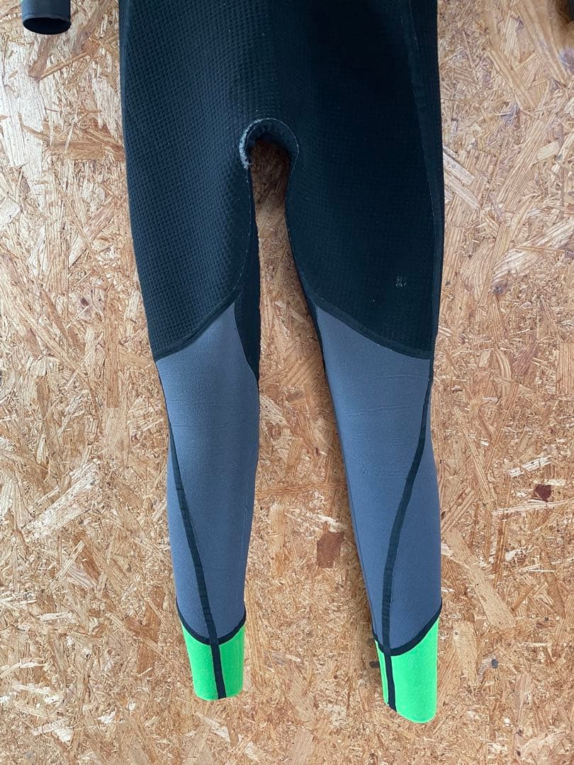 patagonia メンズMS・R2 ・フロントジップ・フルスーツ