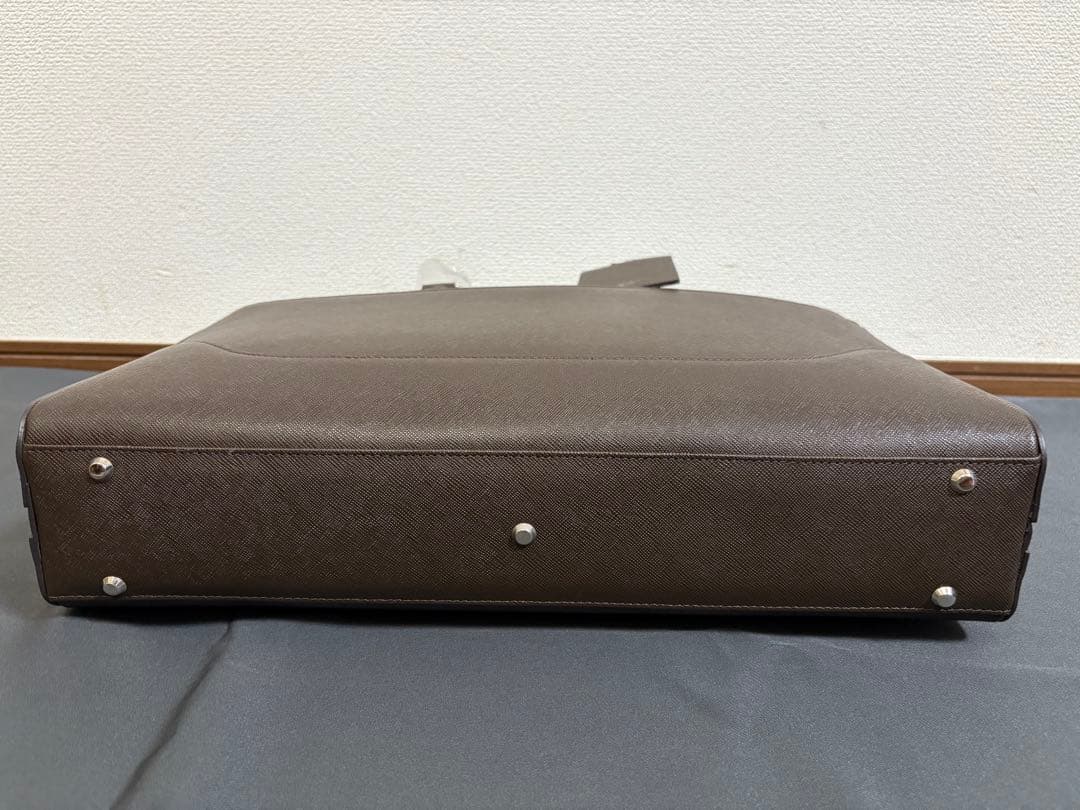 ★エリザベス★ペッレモルビダ　CA013B ブリーフバッグCapitano