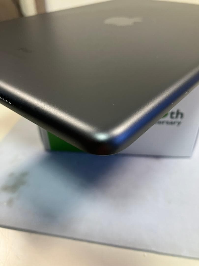 iPad 第9世代　64GBグレー　Wi-Fiモデル　カバーガラス付