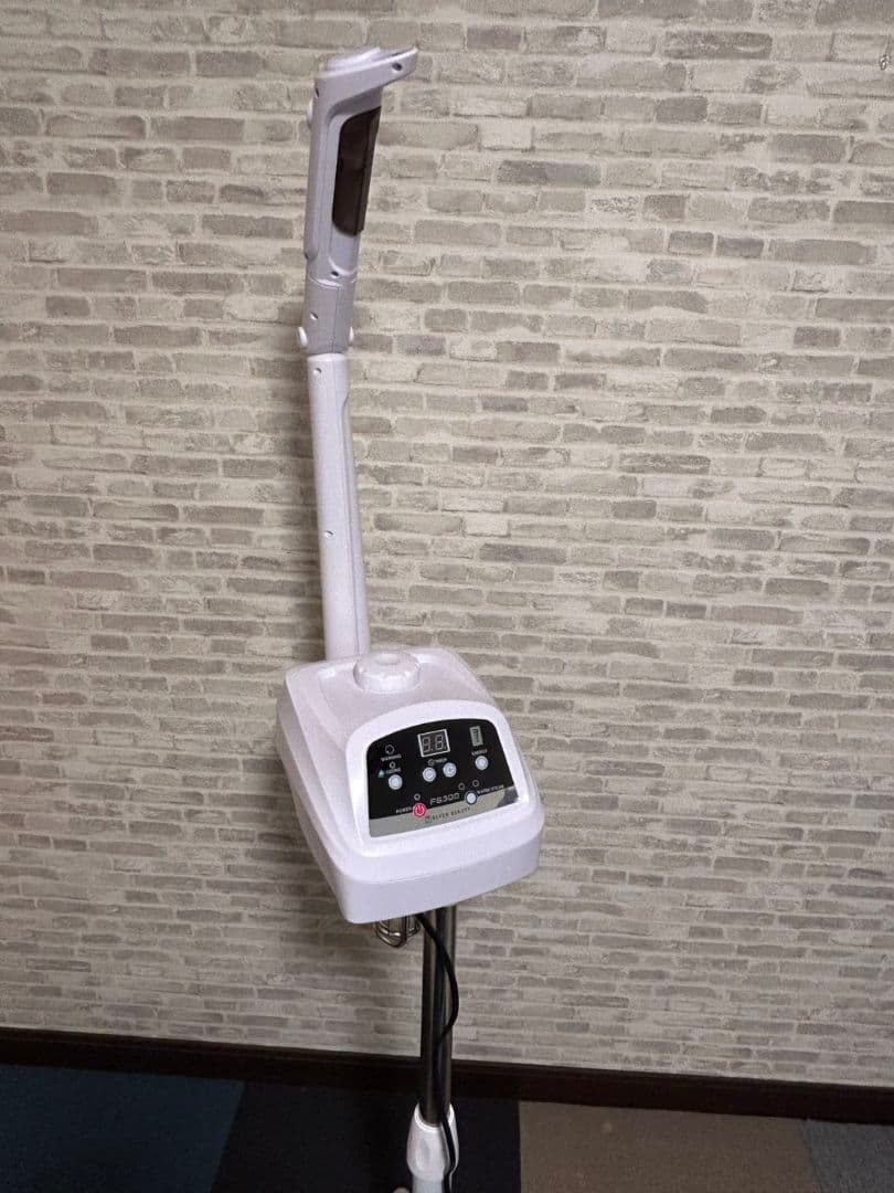 セブンビューティー　オゾンフェイシャルスチーマー　FS300 ホワイト